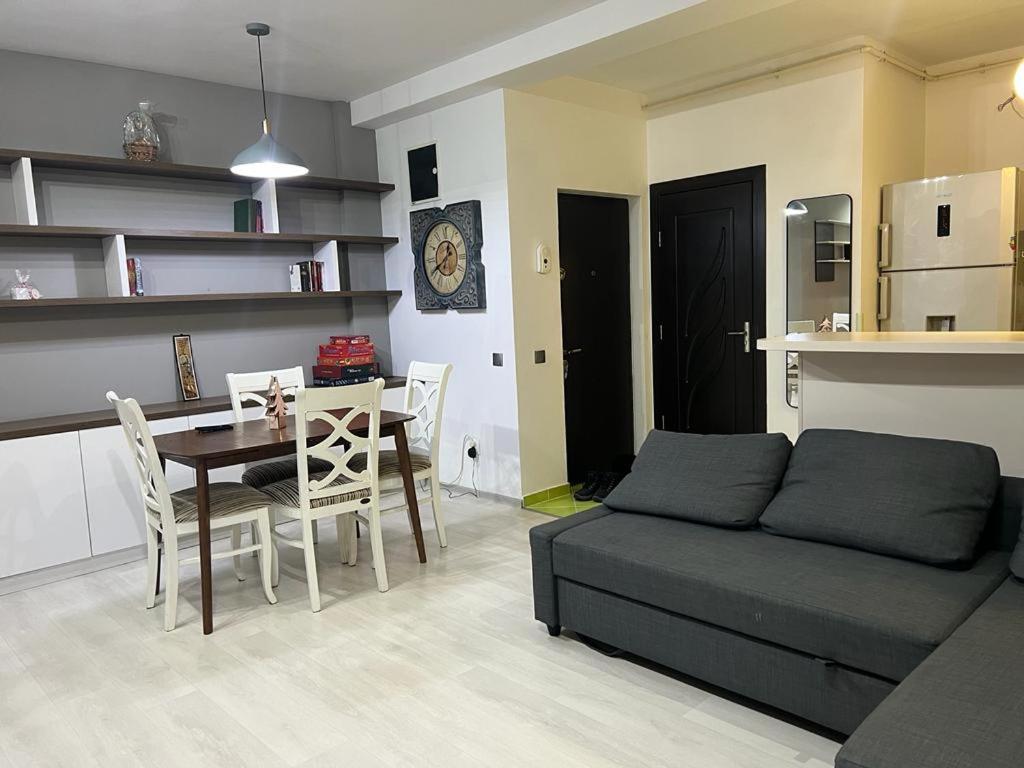 Tudor Central Apartment Mihai Viteazu Square คลูจ-นาโปกา ภายนอก รูปภาพ